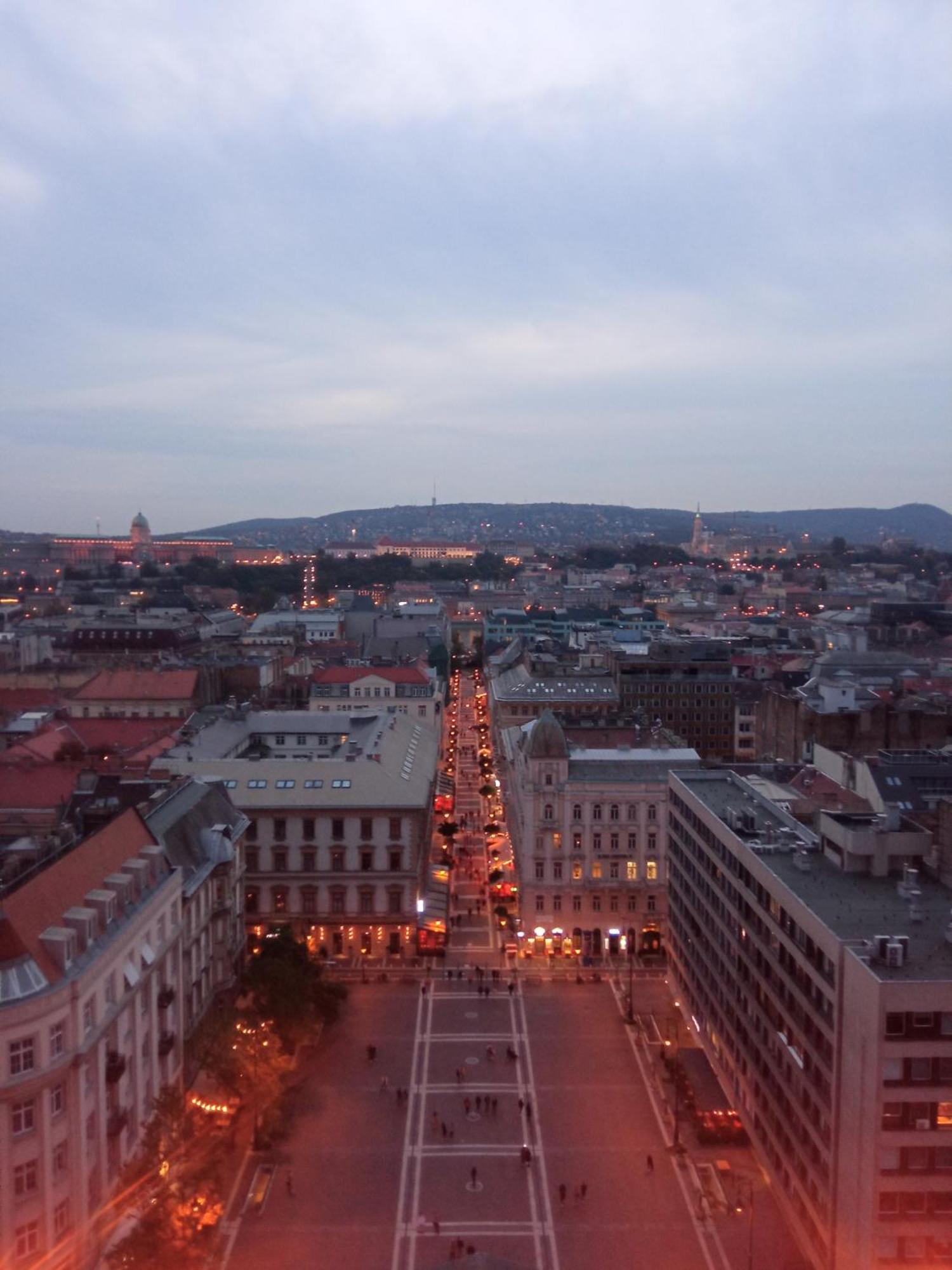 Free Parking, Balcony, Near To City Park Boedapest Buitenkant foto